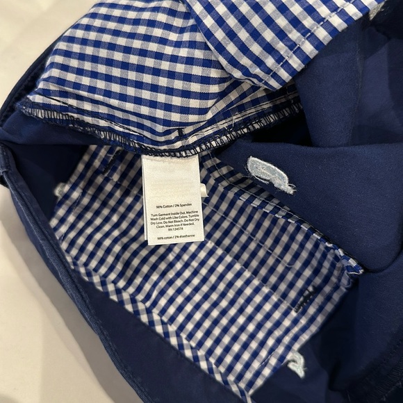 Women’s Vineyard Vines shorts - Picture 3 of 4